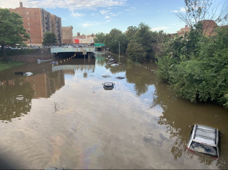 NYCFireWire's tweet image. NYC has a new lake... it's called the Major Deegan in the Bronx.