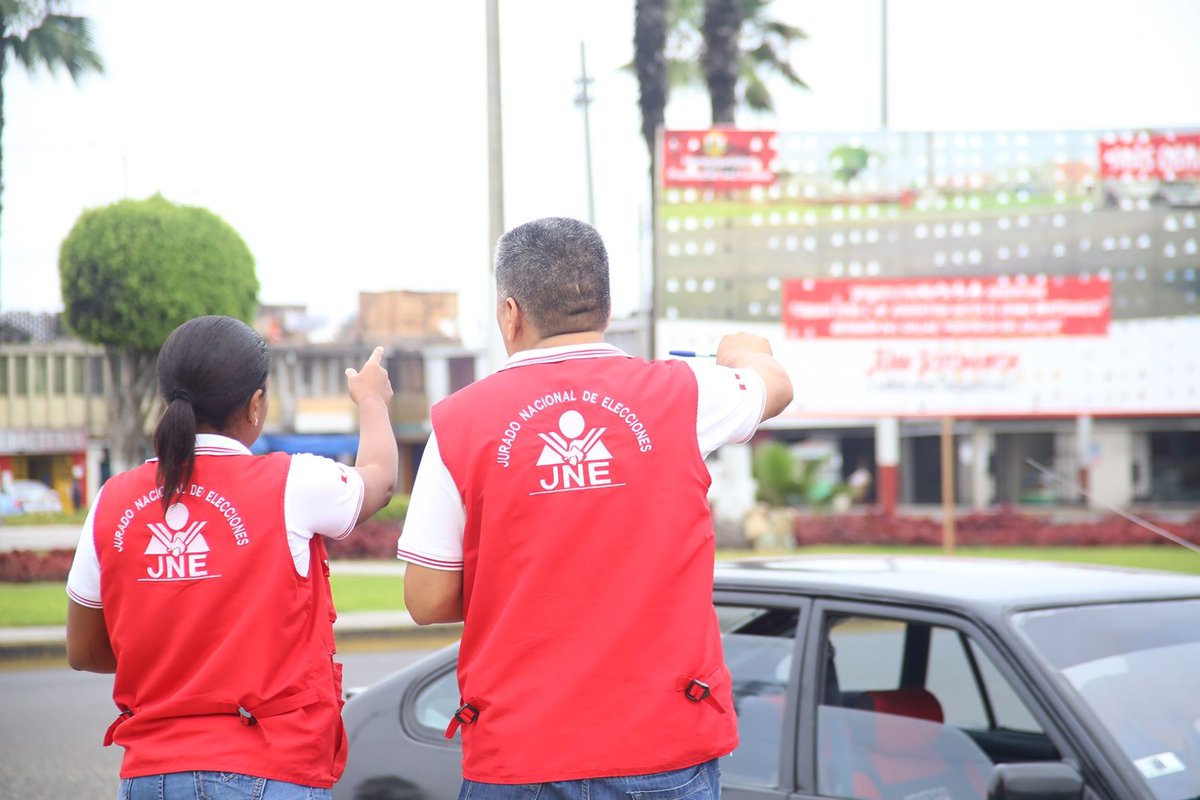JNE_Peru's tweet photo. #AlertaElectoral | A poco menos de un mes para la Consulta Popular de Revocatoria del Mandato de Autoridades Municipales 2021 y las Elecciones Municipales Complementarias de Chipao, el JNE viene realizando las acciones de fiscalización. 👉  https://t.co/HtrVqU8PF7 https://t.co/girw8FJv1A