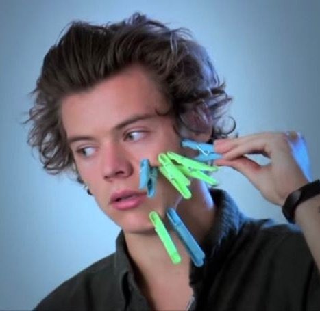 ୨୧ h&l daily (@daiiylarry) on Twitter photo 