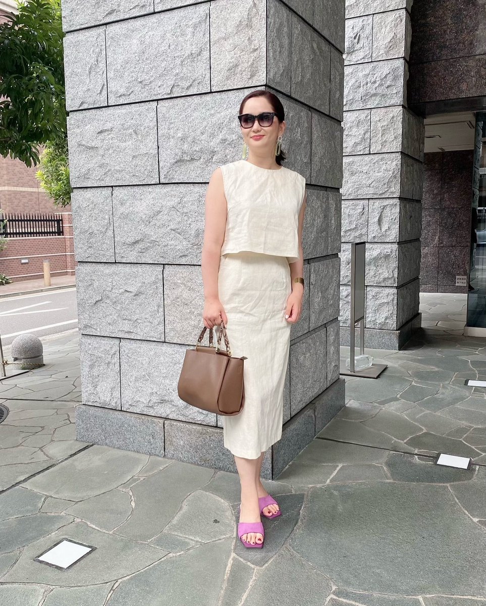 最近また暑い日が続きますね。

涼し気なリネンのセットアップを久しぶりに着てみました✨

tops&amp;skirt.. ストーリーナイン

#骨格ストレート　#アクティブキュート