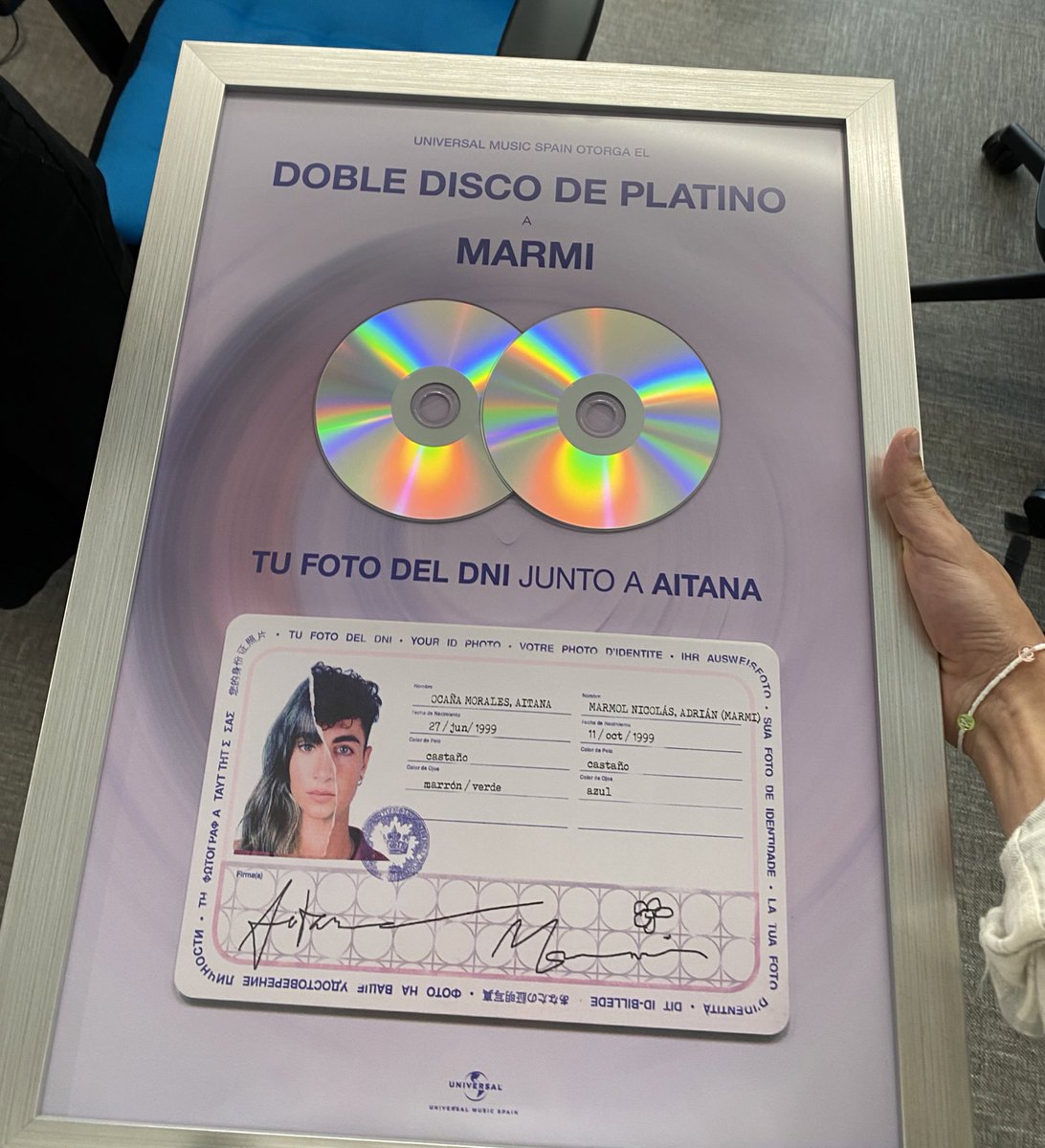 petitmarmi's tweet photo. TU FOTO DEL DNI ES DOBLE DISCO DE PLATINO 💿💿🥺🥺… no se como agradecer todas las cosas bonitas que me están pasando!!🌶🌼 https://t.co/HRjqQeF2YA