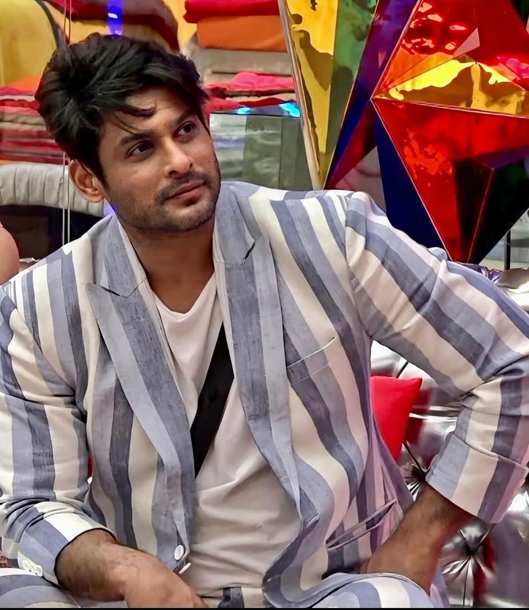 Tarunnigam2000's tweet photo. Gone too soon
Rip Sher🥺💔 
Om shanti 
#SidharthShukla https://t.co/8E1I3oMffX