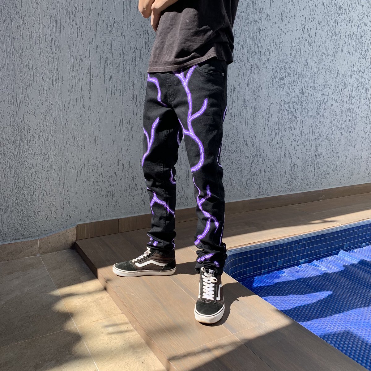 Gust4voss's tweet image. imagina se minhas calças hitam por causa de um rt seu?