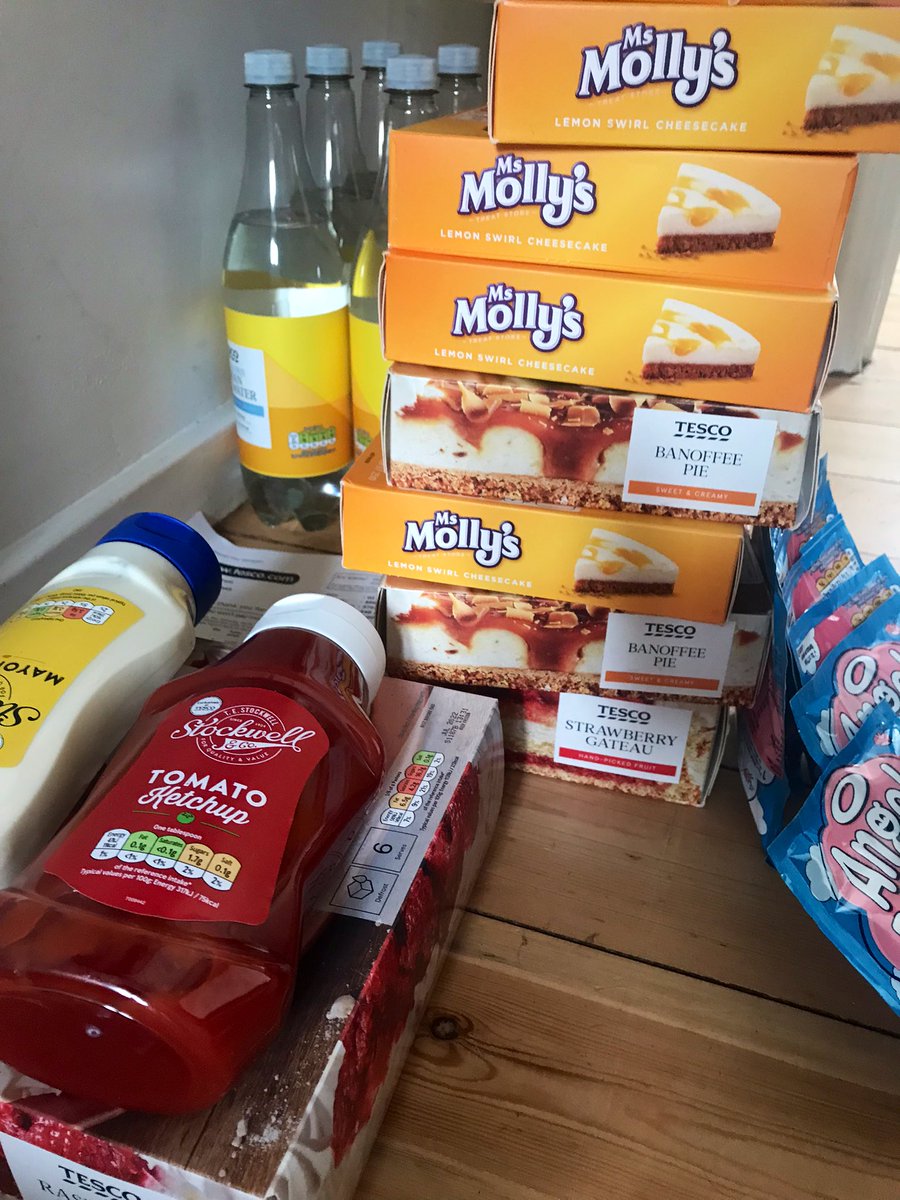 JeremyCustard's tweet photo. Delivery driver: βThatβs a lot of deserts, you having a party?β
Me: βNo, actually weβre filming adult movies hereβ
#AllTheDeserts
#NotForEating https://t.co/MaRLLPHssJ