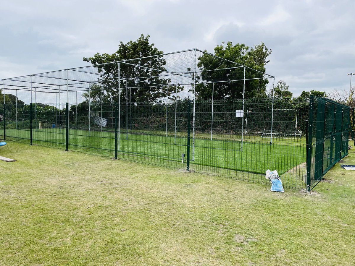 BarryAthletic's tweet photo. Fencing being installed around our new artificial training facility π¬ #groundimprovements #nets #newfencing @CricketWales @SEWCLeague @_BARRYISLAND_ https://t.co/nrHLD3sbQ4