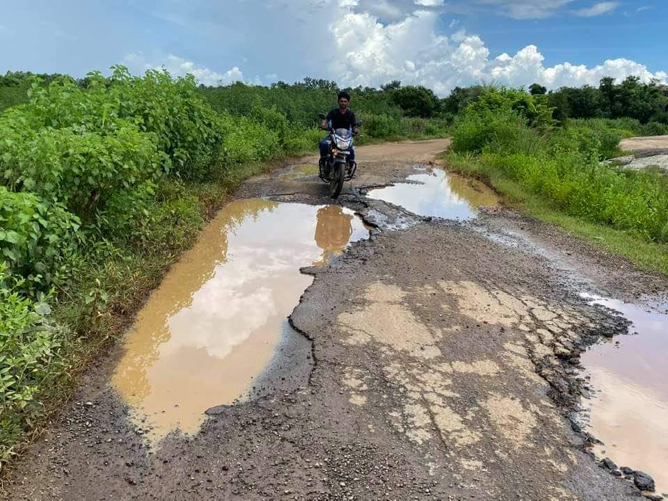 Surya_Kotha_'s tweet photo. #JSPForAP_Roads https://t.co/wu8KwOia4h