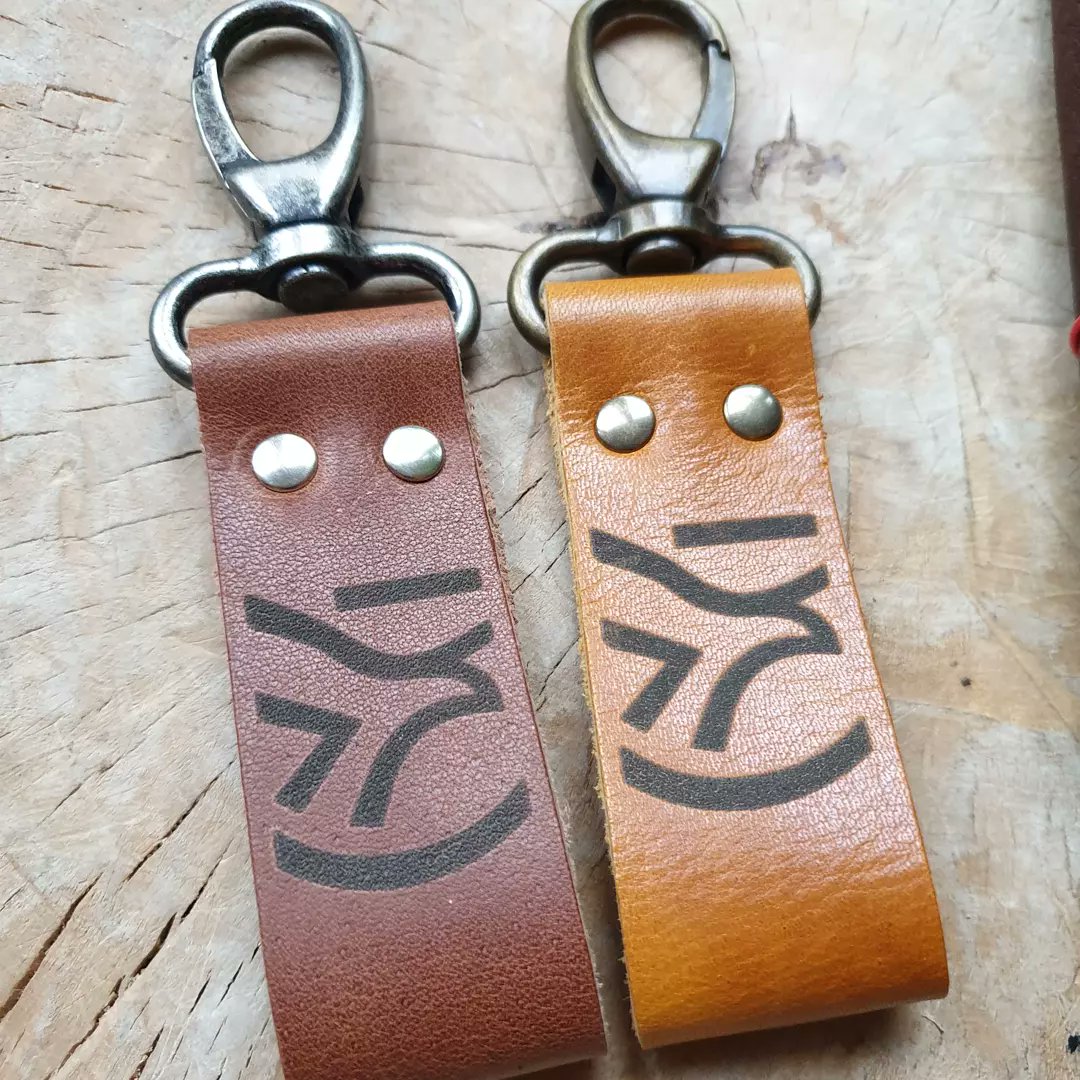 Draag jij Flevoland ook een warm hart toe? Vanaf nu shop je deze toffe sleutelhangers en notitieboekjes met de kiekendief (hét symbool van Flevoland) bij Polder Living en Lifestyle (of via onze site) #provincieflevoland #polder #kiekendief #logo #branding