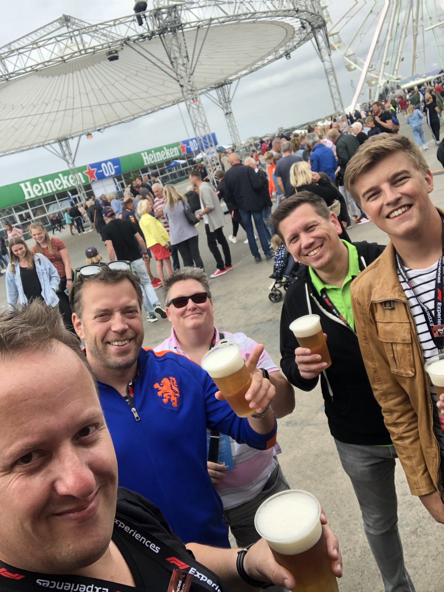 Pre-Dutch Grand Prix Track Tour Drinks with <a href="/virtuEs_IT/">Esther Barthel</a> <a href="/rspruijt/">Ruben Spruijt</a> <a href="/DaveStemerdink/">Dave Stemerdink</a> @JulianSpruijt2 <a href="/Cohesity/">Cohesity</a> #CohesityF1 #DutchGP