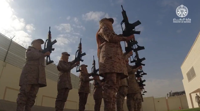 etribune's tweet photo. In the conservative kingdom of Saudi Arabia, the first group of female Saudi soldiers graduated from the Armed Forces Women’s Cadre Training Center after completing 14 weeks of basic training.

#etribune #SaudiArabia #Femalesoldiers https://t.co/qHfD4KhlUk