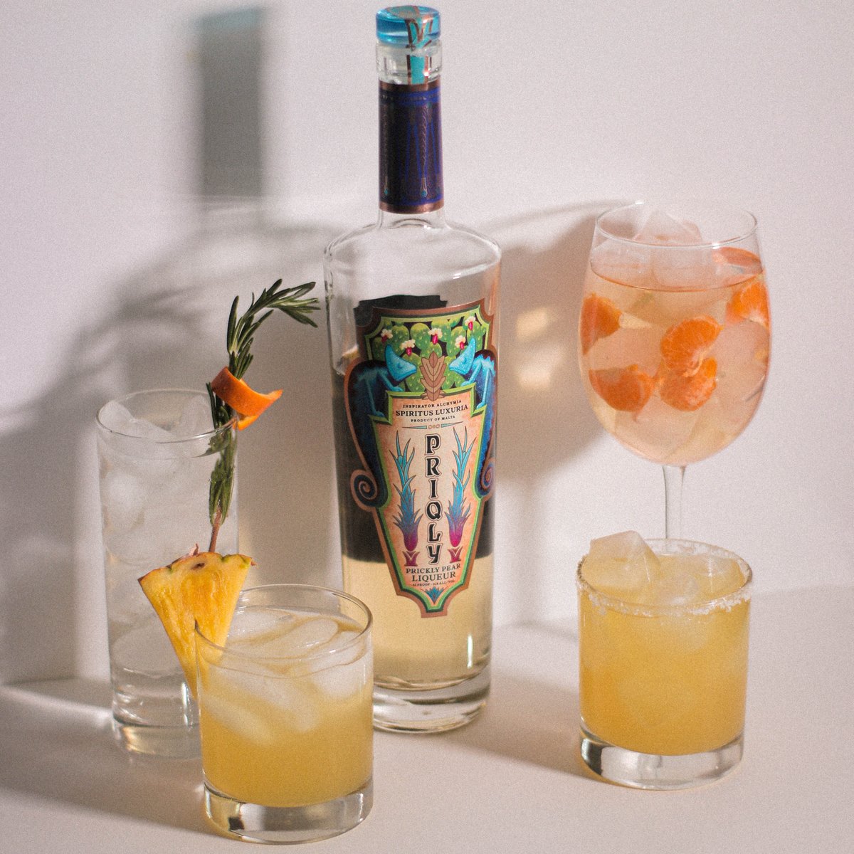 Bring a bottle to your Labor Day weekend function. Your friends will thank you.🌵🍹⛱