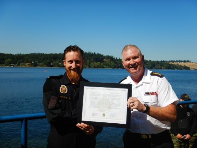 PacFltChief's tweet photo. It was great to have a tour,
meet and talk with the staff and students of NTOG yesterday.  After the CMD Team of NTOG promoted MS Wilkinson to PO2 and I had the honour of presenting the Duties and Responsibilities Scroll for a SNR NCM, well deserved!! #readytolead #wethenavy https://t.co/ElKH0r0X3t