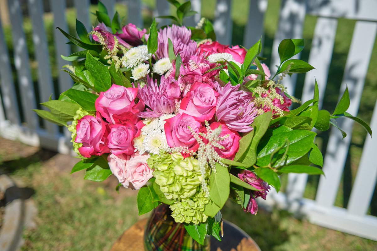 FlowerfulHeart's tweet photo. Something to brighten your day... pinks &amp; soft purples with a touch of white. 🌸💝🍃 

Gorgeous photos by my love ❤️@ThruMyEyesPhoto 

@TheFlowerWorld 

#Flowers #beauty #nature https://t.co/LaObZP99nk
