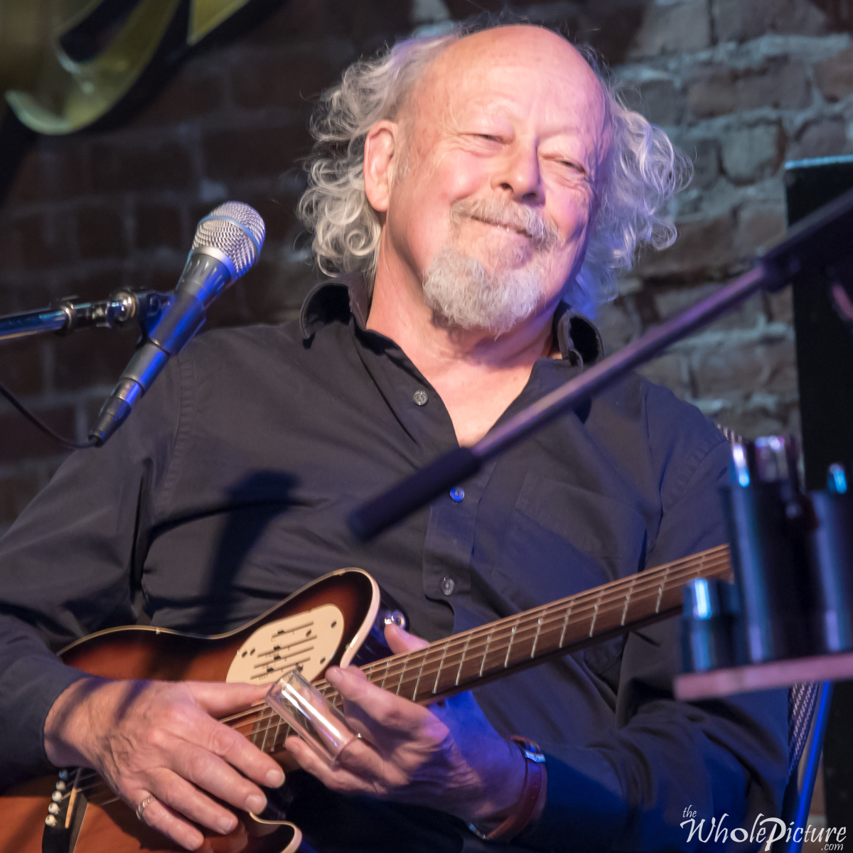 This is how happy I am to be playing for a live audience in another Harbour City Concerts performance on September 8th at 7:30 PM. It would be wonderful to see you there. #livemusic #rootsmusic #nanaimobc  fb.me/e/5qwYXfqaX