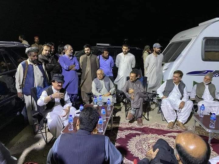 watanyar07's tweet photo. for the last 8 days there is a sitin in ziarat against brutal killing of 3 personnel of levies force but the gutter media has turned a deaf ear towards this huge sitin.

we strongly condemn this biased behavior of pakistani media.

#ziaratSitin https://t.co/Pz2CgIe3wA