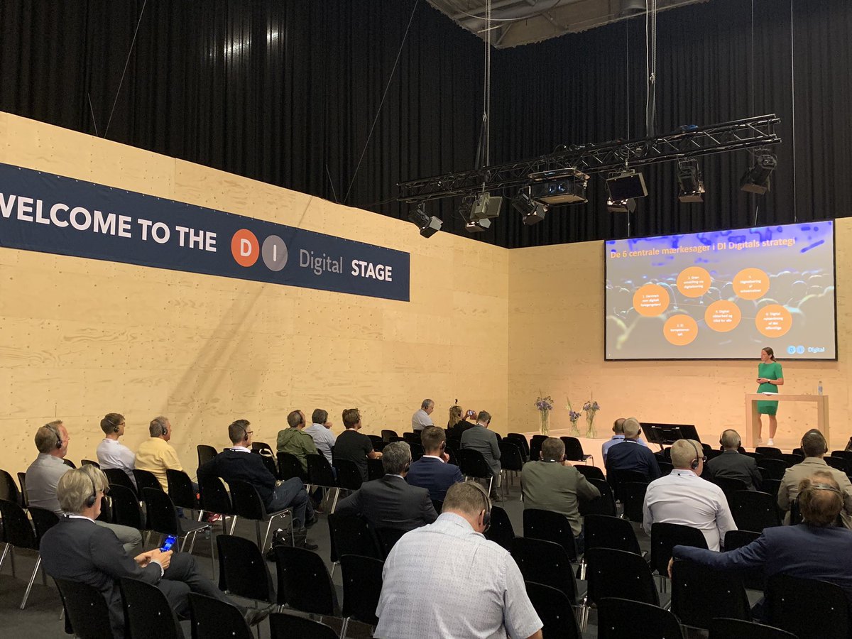 ZebergR's tweet photo. Spændende dag på EOT i går, hvor jeg satte fokus på vigtigheden af Danmarks digitale transformation. Elektronik  og IoT er en hjørnesten i omstillingen af vores produktion i virksomhederne. Visionen er Danmark som digitalt foregangsland.🇩🇰🏆 #EOT #DIDigital https://t.co/XuL0nfaz1c