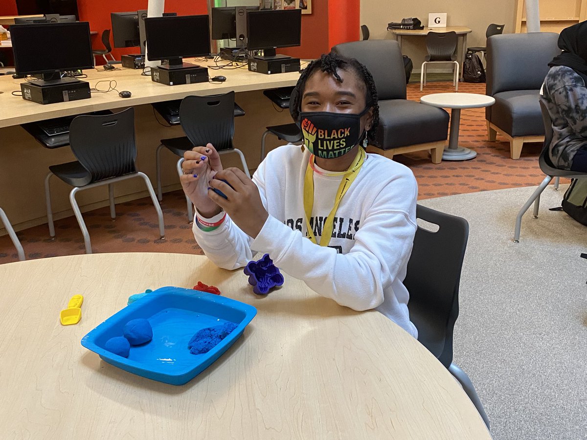 VJAMediaCenter's tweet photo. Brain breaks in the Media Center today!
#timeoutthursday @acooler2 @toshea312 @marybethmcc19 @AndrewHS_d230 https://t.co/mlEzymEoSX