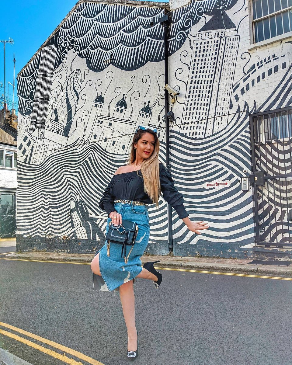 purshcollection's tweet photo. We love Aleks' list of 5 things she does everyday - what's yours?

OURS:

• Forget to drink water
• Create a list of things to do but not do them
• Eat an unhealthy snack after committing to a healthy day
... check out our IG for the rest!

@ withlovefromaleks on IG https://t.co/8J1MSm7BGo
