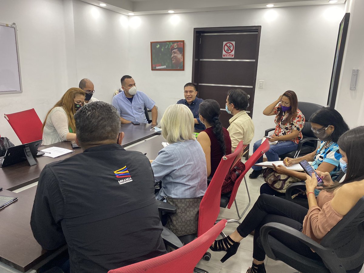 cdanelly's tweet photo. El dip. Freddy Gutiérrez y Candidato a la Alcaldía de Chacao reunidos con los entes prestadores de servicios públicos #Inframir #Cantv #telecomunicaciones #Gas #Agua para atender las diferentes solicitudes de nuestros vecinos y vecinas @HectoRodriguez https://t.co/7ATceljq67
