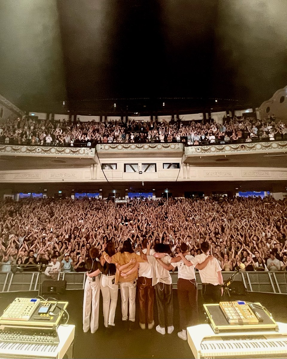 What an amazing opening night! 😚 Thank you Brixton! 3 more to go! There are limited tickets remaining for Saturday night… if you’ve haven’t got yours yet! See you there! jungle.ffm.to/londonshow4.otw