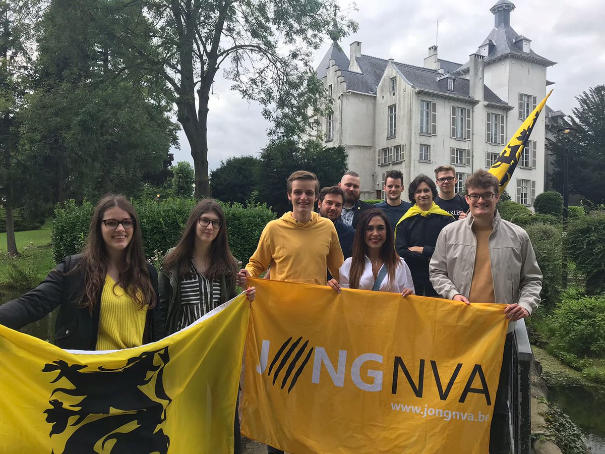 Faciliteiten zijn stommiteiten! 
Gisteren gingen we met <a href="/Jongnva/">Jong N-VA</a> Vlaamse Rand en kamerlid <a href="/SafaiDarya/">Darya Safai MP</a> gordelen voor een Vlaamse en groene rand.