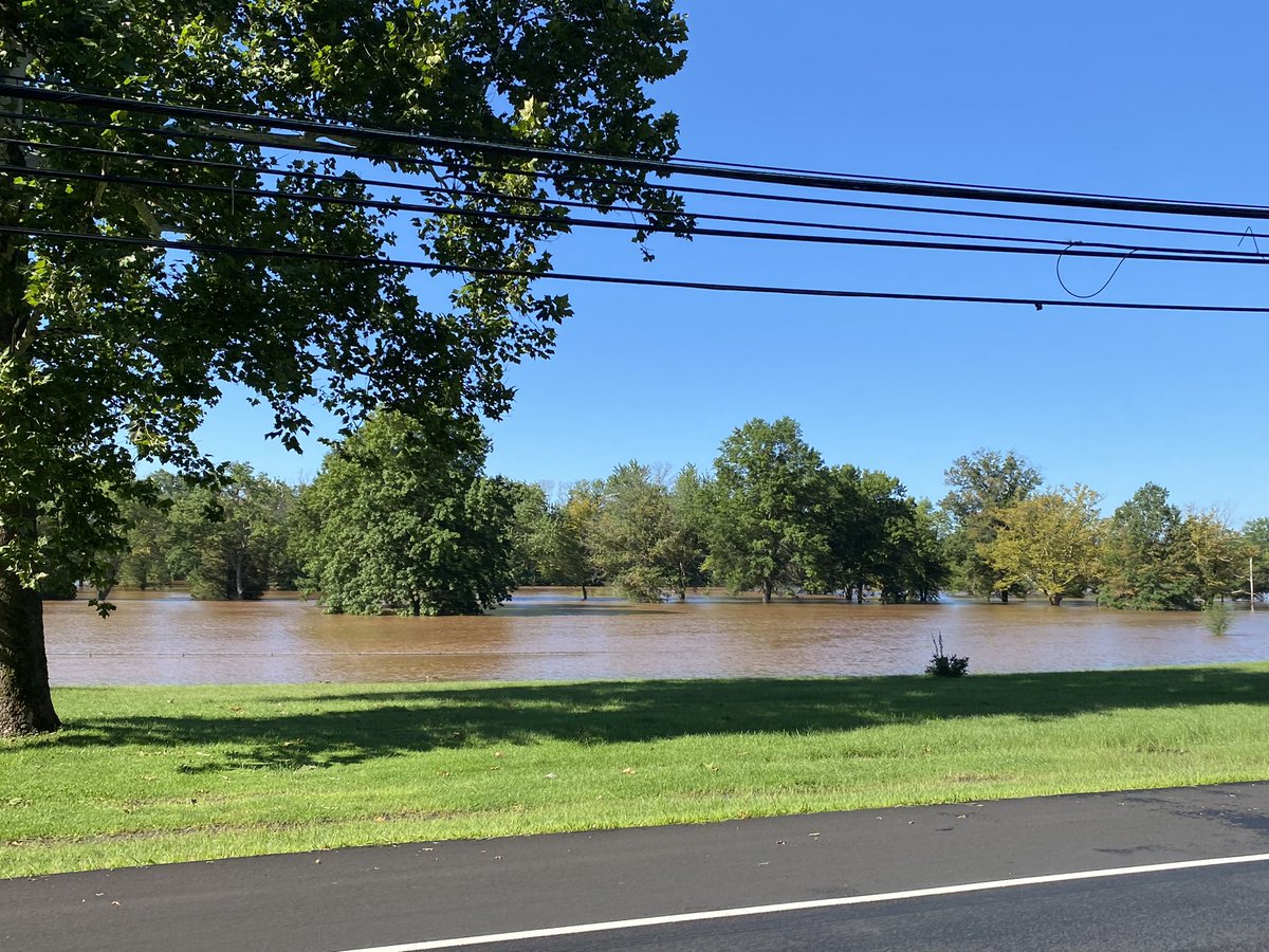 StaceyDaly74's tweet image. Animals at the Johnson’s Park Zoo in Piscataway, NJ have nowhere to seek refuge as the Raritan River overflows it’s banks in the wake of Ida. #digCommSU