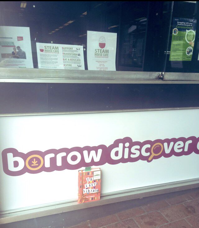 Beachdrifter74's tweet image. Norfolk book fairies have been out hiding copies of this gorgeous book #TheLastLibrary 📚♥️
Let us know if you’re lucky enough to find one! 

Happy publication day @SampsonF we hope you’ve loved being a #bookfairyforaday 🧚‍♂️✨

#ibelieveinbookfairies #TBFLibrary #LoveYourLibrary