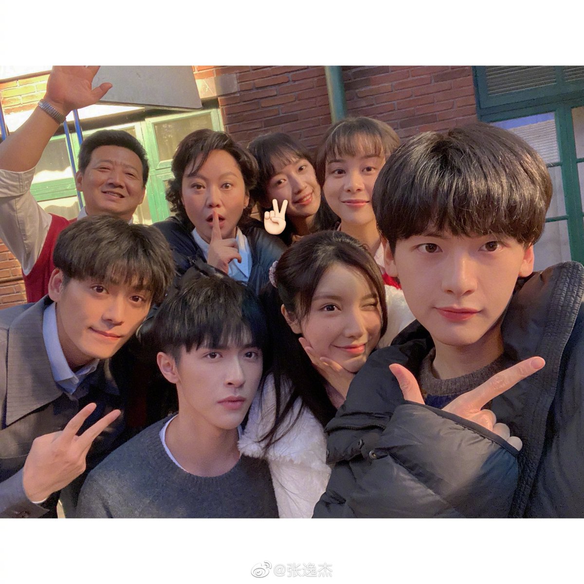 ZhangyijieTHfan's tweet photo. [Weibo updated] 2021.09.02 เจี๋ยๆมาอัพหลังไลฟ์ค่า 👼🏻🎂🎉

"วันนี้22แล้วครับ✌🏻”

🔗 https://t.co/fxlULfhCoo

#HappyYijieDay2021
#จางอี้เจี๋ย #zhangyijie #张逸杰 https://t.co/W8KVTEnzQe