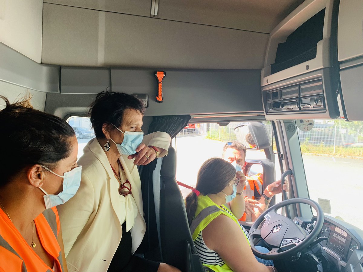 acgrenoble's tweet photo. C’est aussi la rentrée des #LycéesProfessionnels.
Formations poids lourds, carrosserie, petite enfance, procédés de la chimie et de l’eau. Ce ne sont pas moins de 1600 élèves, qui ont repris le chemin du Lycée Louis Armand.
@HeleneInsel @FDubessy
@Lavisric1 #ThierryRepentin https://t.co/Qodlm7YibA