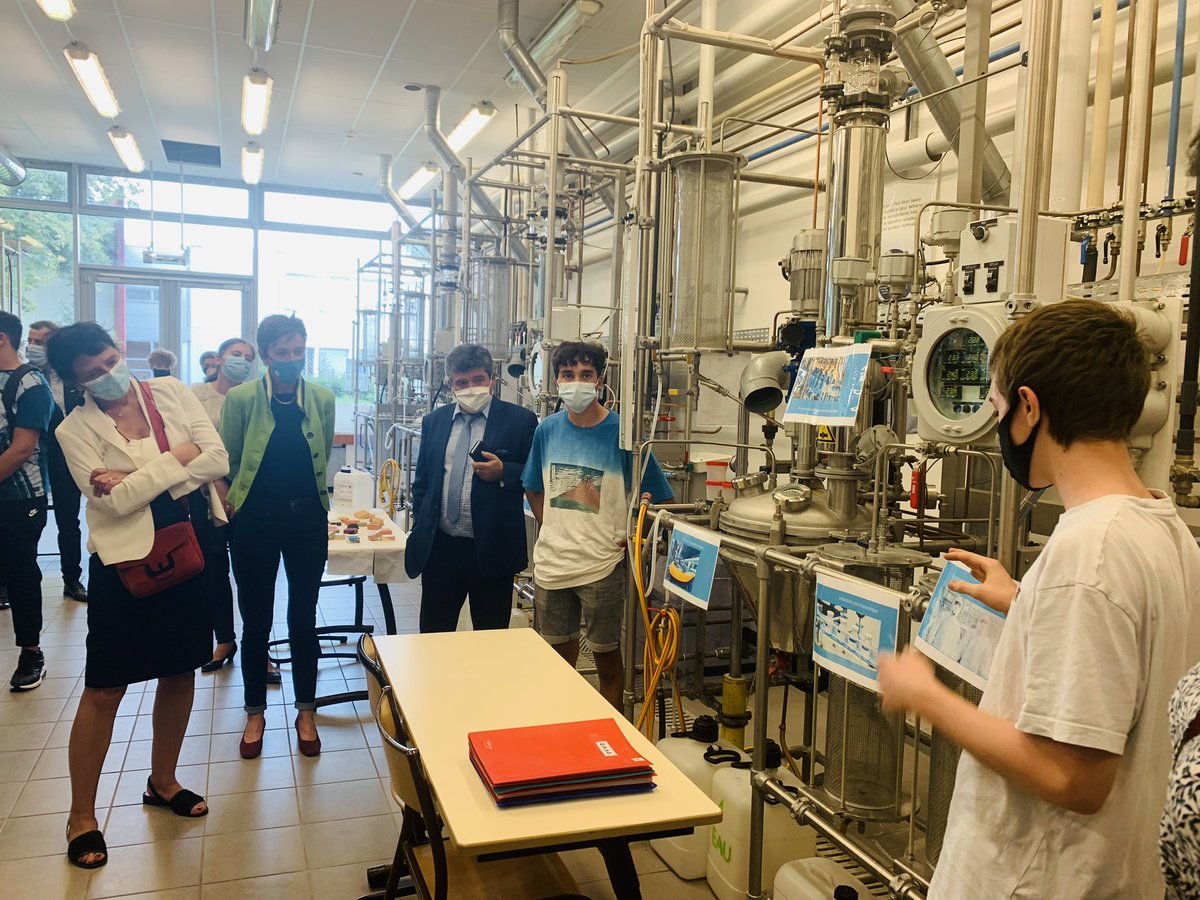 acgrenoble's tweet photo. C’est aussi la rentrée des #LycéesProfessionnels.
Formations poids lourds, carrosserie, petite enfance, procédés de la chimie et de l’eau. Ce ne sont pas moins de 1600 élèves, qui ont repris le chemin du Lycée Louis Armand.
@HeleneInsel @FDubessy
@Lavisric1 #ThierryRepentin https://t.co/Qodlm7YibA