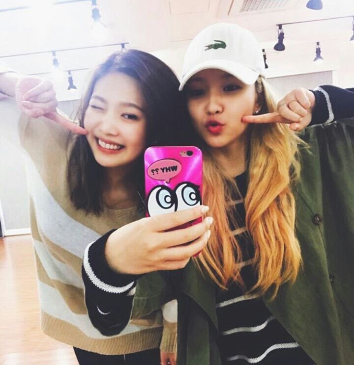 kyeripics's tweet photo. HBD PARK SOOYOUNG
#HelloItsJoyDay
#햇살가득한_둥탄절이여_안녕 
#HappyJoyDay @RVsmtown https://t.co/FvgsHXPcV2
