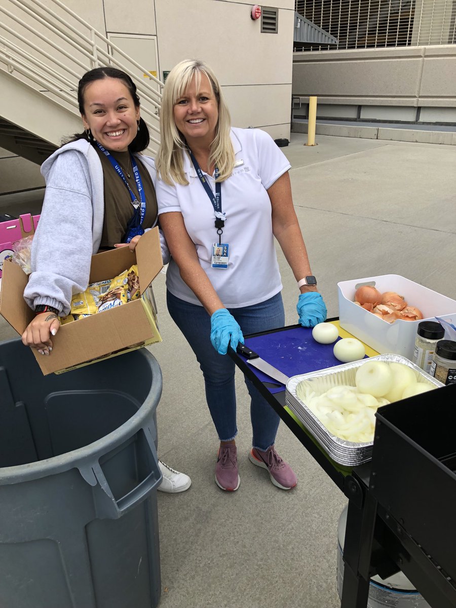 SNA team setting up for end of summer burger burn ⁦<a href="/weareunited/">We Are United</a>⁩ #beingunited #winingthelines