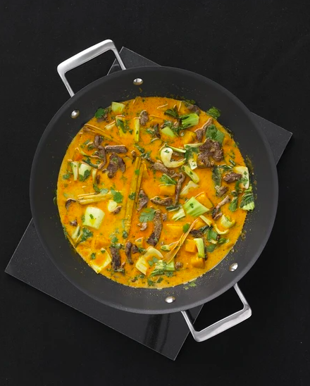 Our Infinite 36cm wok has received a fab 5⭐️ review from <a href="/TheScotsman/">The Scotsman</a>! 

“This is a lovely pan to use. There’s a durable 3 layer non-stick &amp; Circulon’s hi-low groove design, making it hard to scratch the pan if you are using metal utensils" 

To read more: scotsman.com/recommended/be…