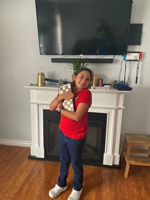 vencolibrary's tweet photo. Another winner!
Xoe participated in Summer Reading and won a special prize. Have fun getting checkmates with the new chessboard!
#vclPrueterLibrary #vcLibraries #SummerReading2021 https://t.co/WpOTy0ieAd