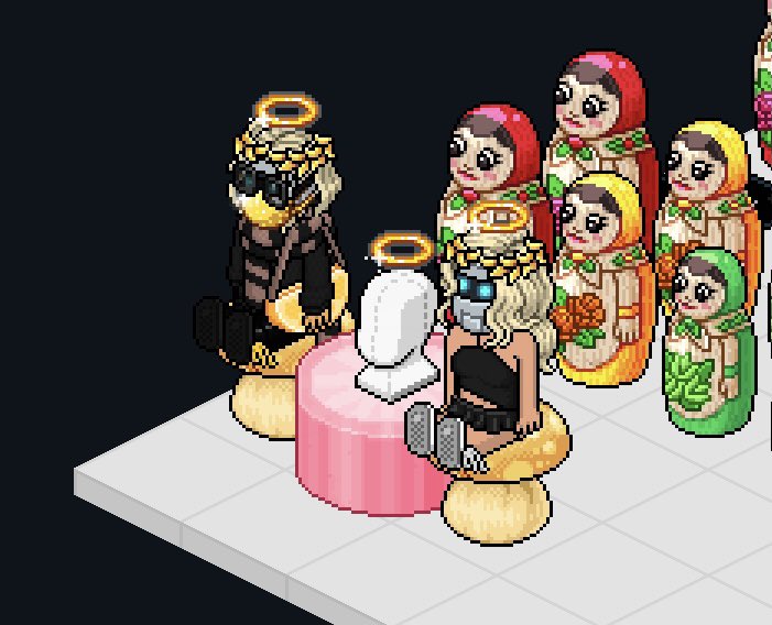 💜 We’re hosting a HALO 👼 giveaway in HTF trading server join &amp; react for a chance to win discord.gg/KkPm7cKR  🚀 
AlSO
💜 RT &amp; Join server for a chance to win 100c 💰💜
@Coolstarfacepix <a href="/QabikPixel/">Sarah 🎀✨</a>