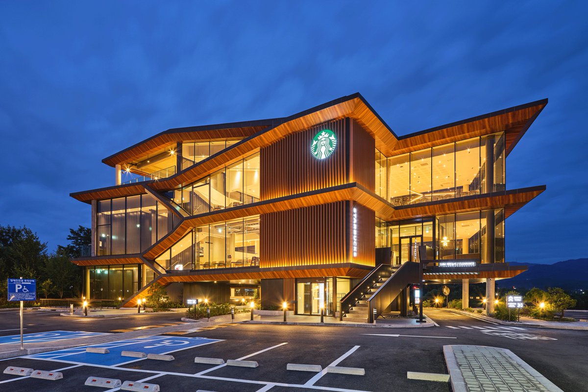 goKPOP's tweet photo. STARBUCKS in Korea comes with an incredible view✨
Take a look at these stunning Starbucks stores in Korea! Ugh, we'll have to pay these stores a visit on our next vacation to Korea. #MissingKorea
Pic credit to owners ❤ https://t.co/JTf8Fl7l2k