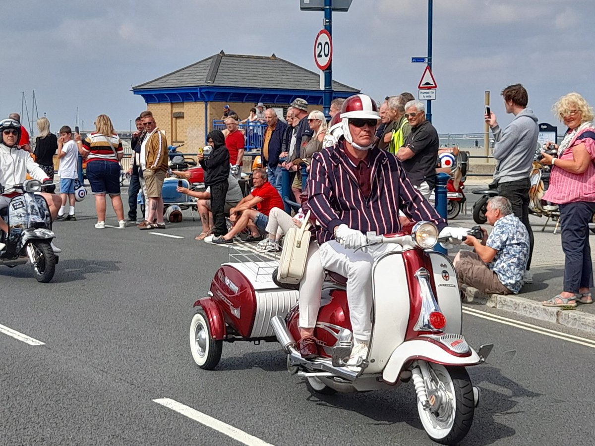 FreelanceSC's tweet photo. A few from a great weekend on the Isle of Wight https://t.co/gxikf71g86