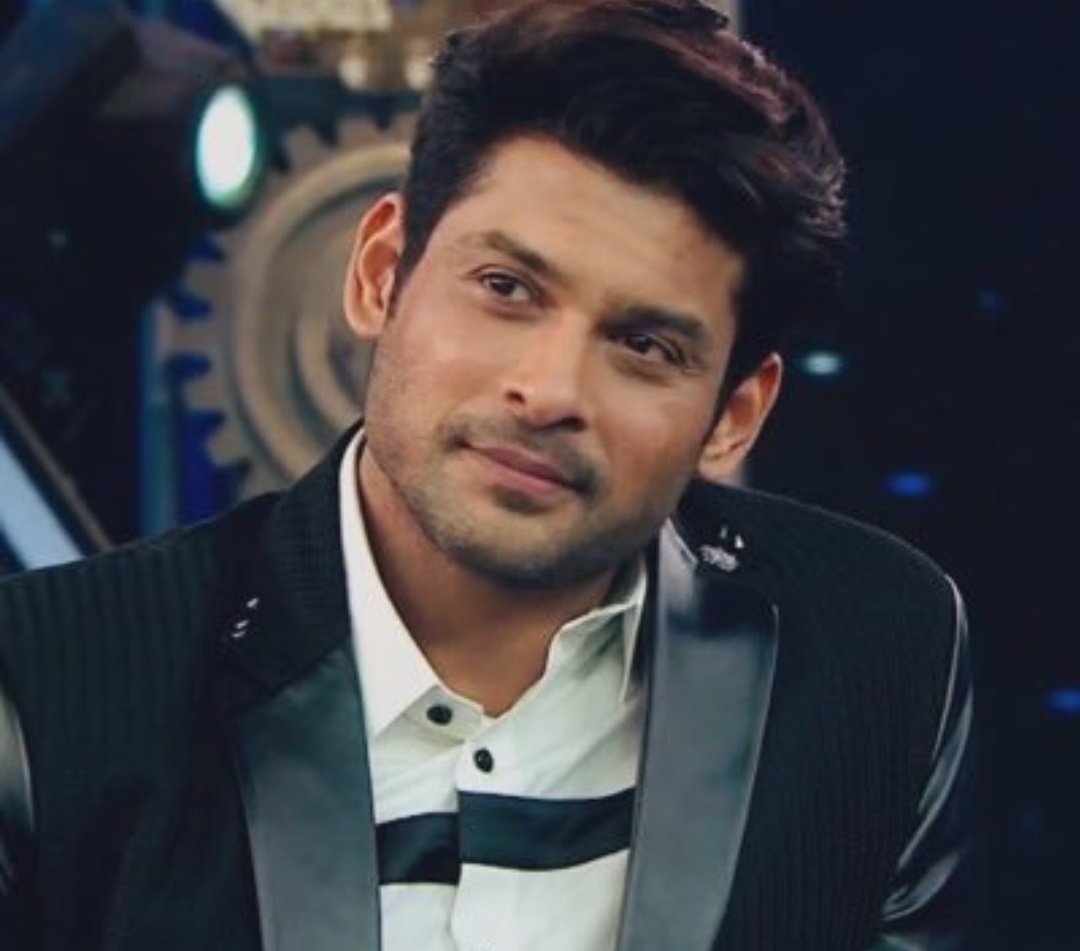 cutex_annu__'s tweet photo. Kis kirdar ki kahani kab tk hai... 

  Kab kis pal kaun chala jaye kya pta...

Aaj hi sach hai jee lo... 

    Kal kab zindagi maut se haar jaye kya pta... 🖤

SSR Sidharth In Prayers   💔 https://t.co/nO0lSFxhEP