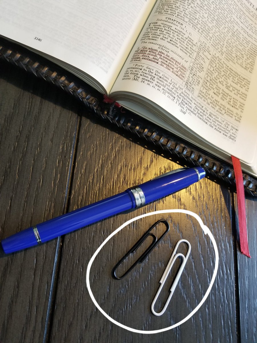 DrJohnNHamblin's tweet photo. Hey @DrDonKAnderson @DrJaysonGodsey ,...while having my devotions this a.m., I was reminded of the set of cufflinks that you both went in half on,...just wish they would have at least matched! 😜 #NOTclass https://t.co/fGfOZssatm