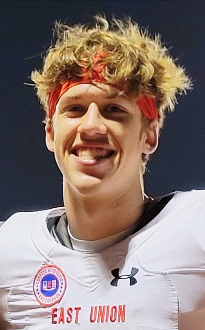 ASD_Sports's tweet photo. The Sac Joaquin Section leading passer is 6'3' 185 lbs Class of 2022 East Union QB Luke Weaver. So far in two games he has completed 32 of 51 passes for 454 yards with 2 tds. And he has also rushed 27 times for 131 yds &amp; 5 tds. Check out his Hudl film. 
https://t.co/X9kqTEsiE4 https://t.co/5cgIo9aWev