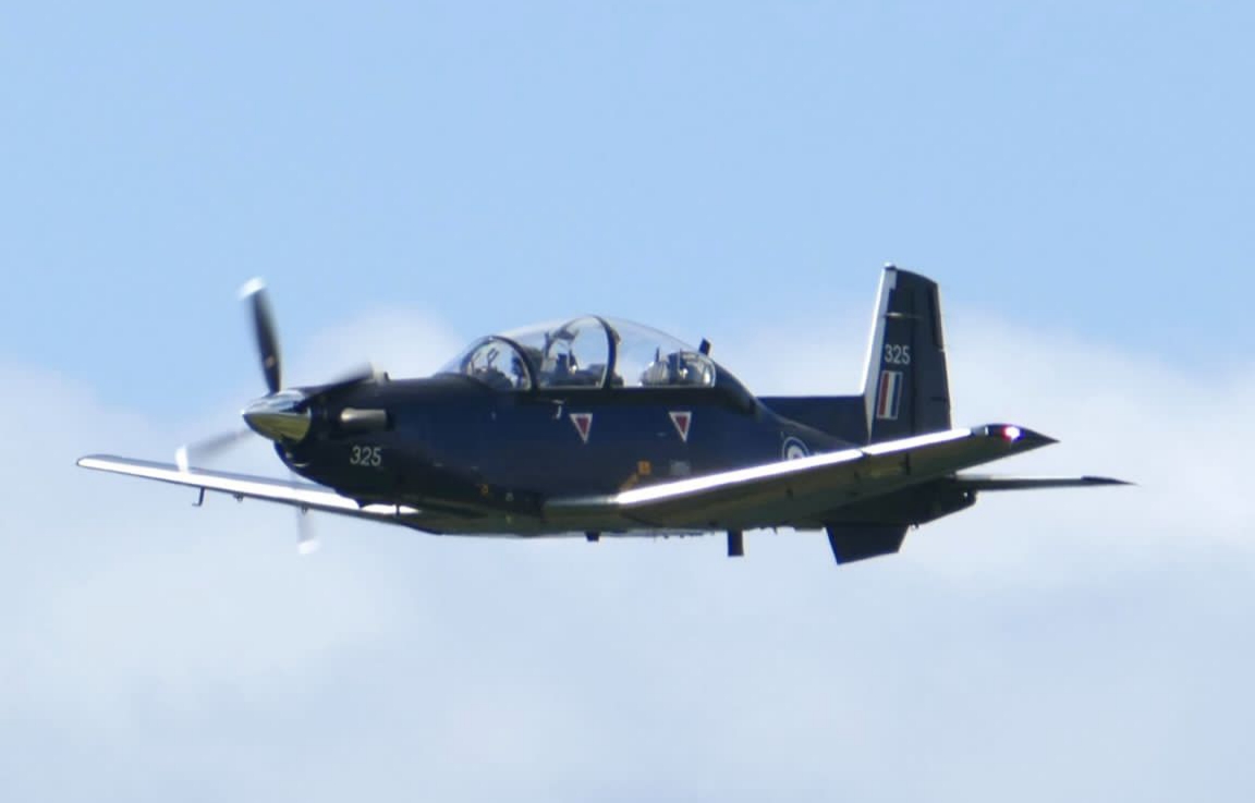 snapandgo222's tweet image. Watching the planes go by at #cadwest  @MachLoopWales @dolgellau @BBCWales