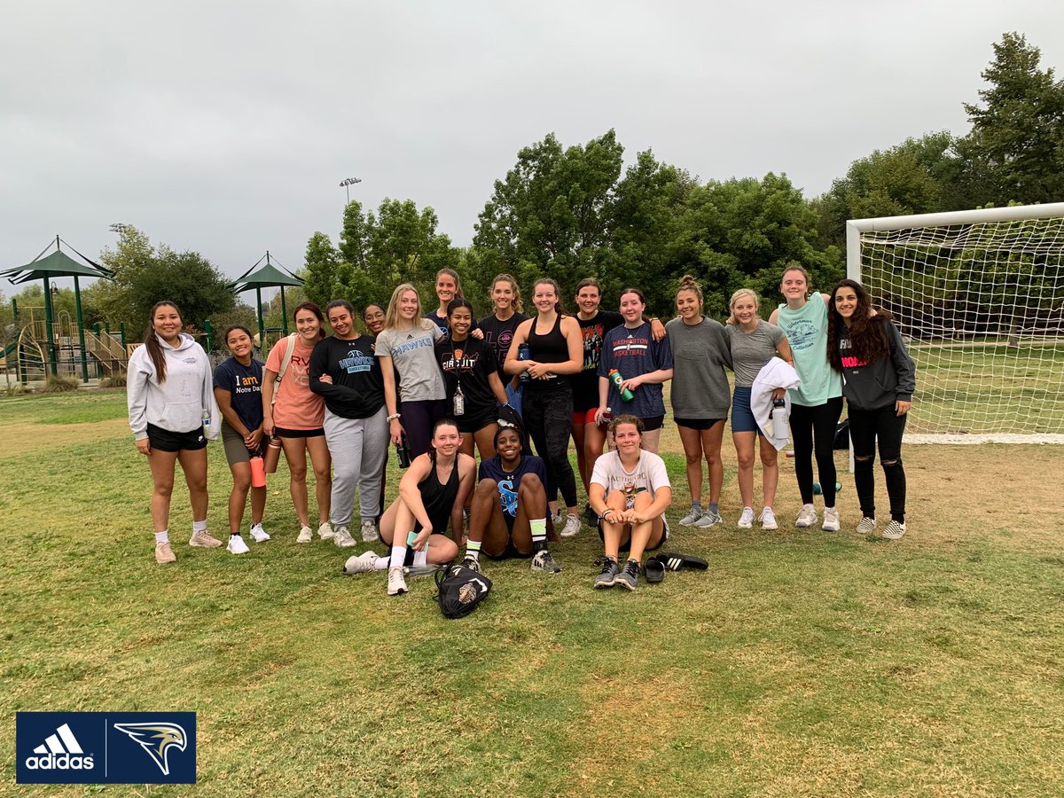 SDCWBB's tweet photo. Our first week of sprint workouts are complete. We are putting in the work now to set the tone for the upcoming season. Preseason work is hard, but it is worth it! #gohawks #hardwork #preseason #sdcwbb #talonsupπ¦
https://t.co/aLsGIw5wQU