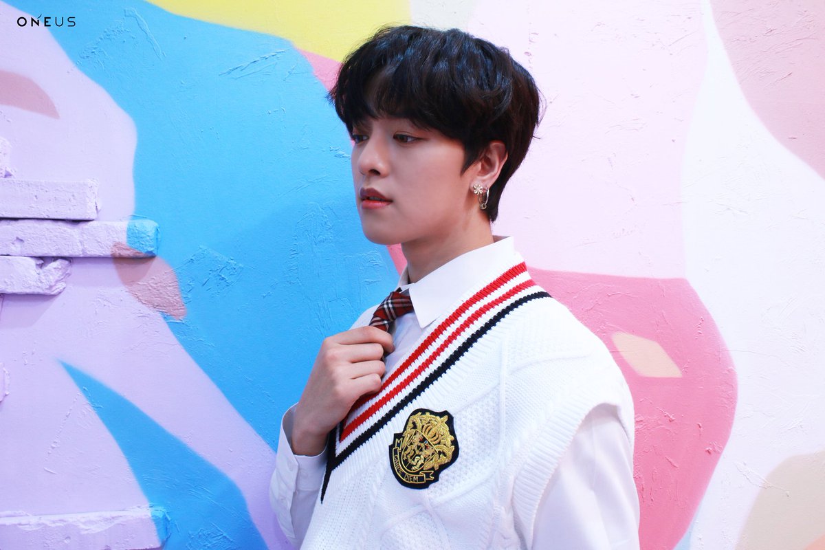 OneusBR's tweet photo. [📸]|↳Atualização do #US_MAGAZINE

EP.46 ✨ 02.09.21
BEHIND DO DIA DO #RAVN ✨

✔ ONEUS FanCafe
🔗 https://t.co/yyfz9FDt1L

(Fotos do US MAGAZINE abaixo👇) https://t.co/rRL5Yuqm6B