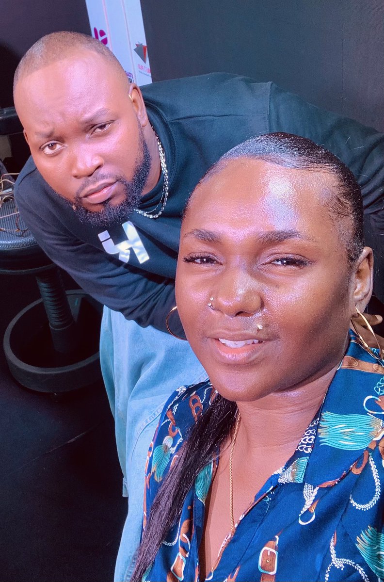 fidjil06's tweet photo. #Snuhs by @Orange_Cameroun on est posey pour l’enregistrement d’un nouvel épisode avec @DarinaVitry et @Mihney_Nelly !
L’équipe de #DirectProd est posey ! @JeffYonkeu @Dee_Happy_Heart @MadameCooper and i !
Ça se passe au 8082 (abonnés @Orange_Cameroun uniquement) https://t.co/RI3qmY5Rdi