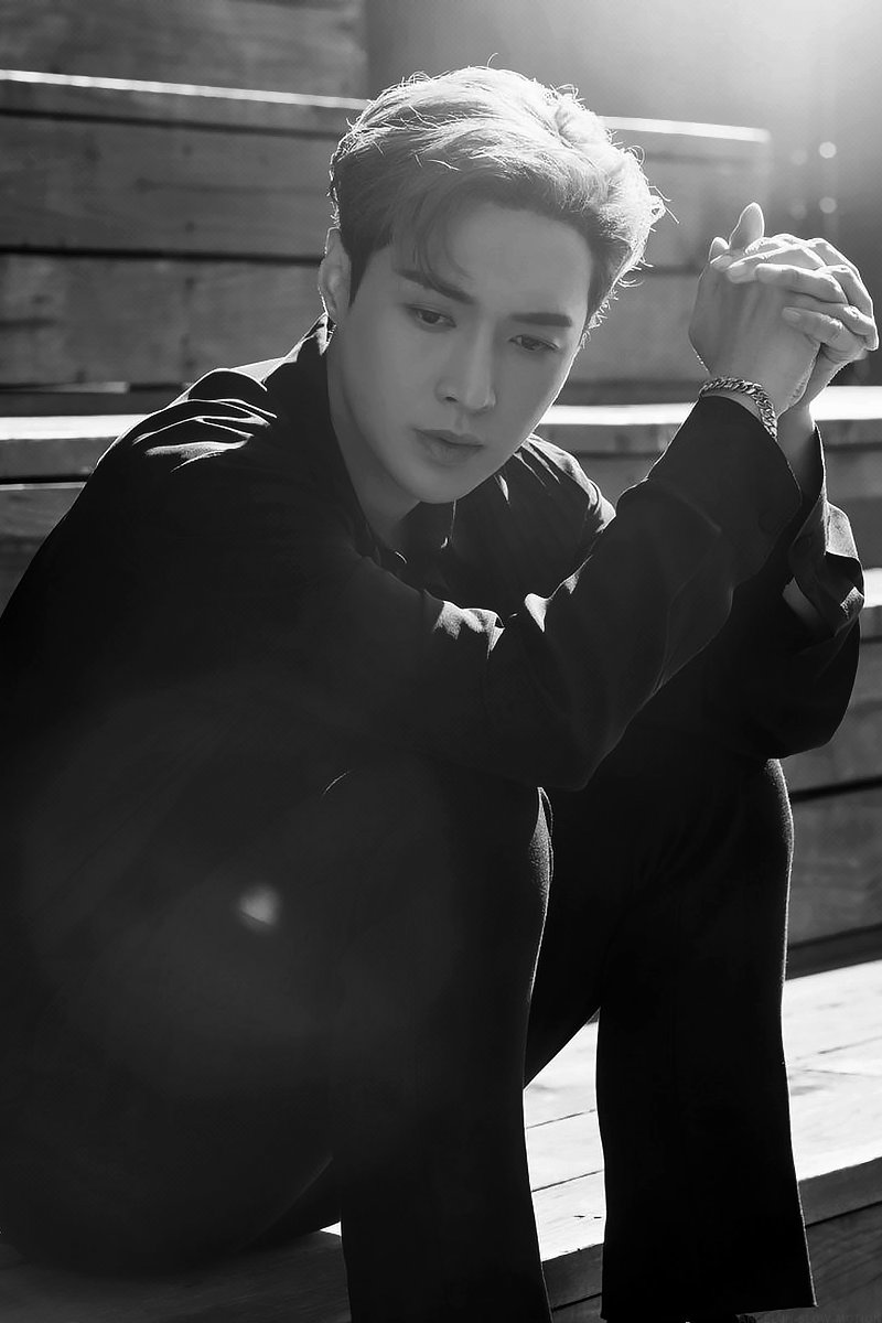 zyxingent's tweet photo. give me a chance yixing was a cultural reset https://t.co/yj3d4HwSDi