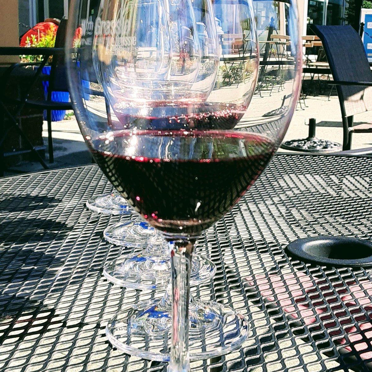 wmgrassiewine's tweet photo. #thirstythursday The weather is gonna be beautiful today! Come sit on our patio and enjoy a tasting or flight in the sunshine! ๐๐ท๐
#wmgrassiewine #wineflights #winetasting #PNWwine #winetime #wawinery #WAwine #snoqualmievalley #snoqualmie #sunshine #goodweatherday #drinkwine https://t.co/U5lgk78I1e