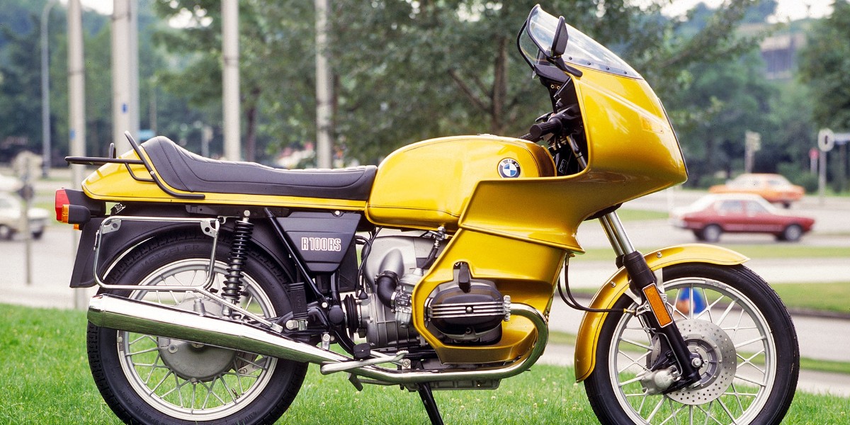 Bmw Motorrad Sa The R 100 Rs Was Our First Production Motorcycle With Standard Full Fairing With A Top Speed Of 0 Km H It Was Also A Leader In