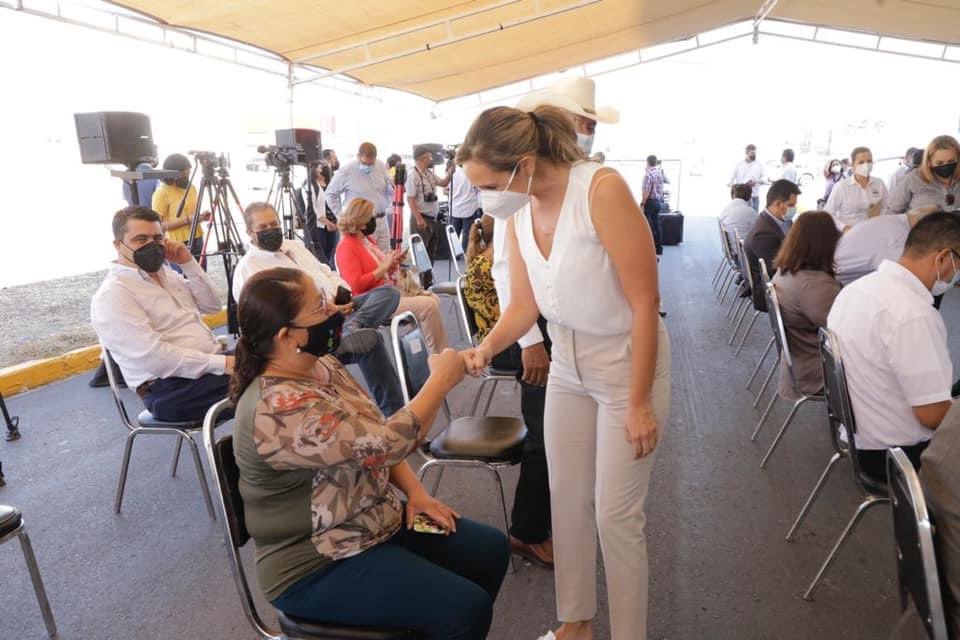 ednadavalos12's tweet photo. Con mucho gusto acompañé a nuestro Gobernador @mrikelme y al Alcalde @chemamorales1 a la entrega de rehabilitación de vialidades del parque industrial “PIDECO”. ¡Obras que benefician a los trabajadores de las empresas de Ramos Arizpe!
#TrabajandoPorTi
#D12 https://t.co/VgSyZKStdU