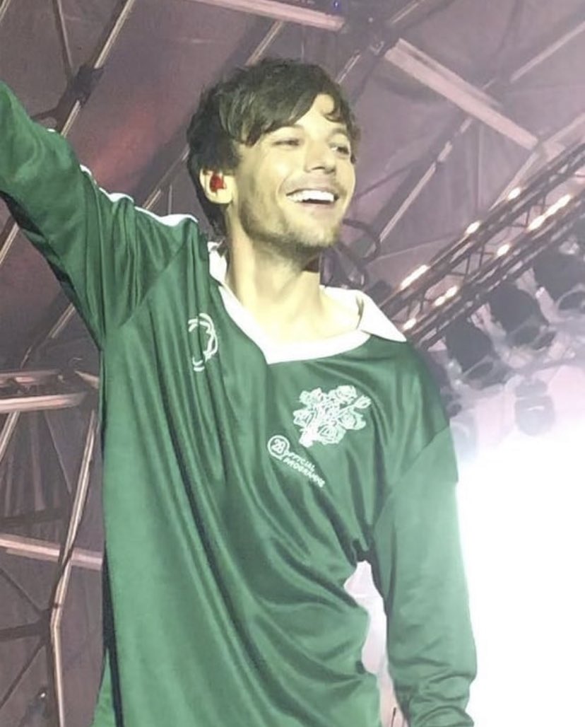 alwayslouisw's tweet photo. @965TDY I vote Louis Tomlinson (@Louis_Tomlinson) for #ArtistOfTheSummer @965TDY. https://t.co/jTijGJpchO