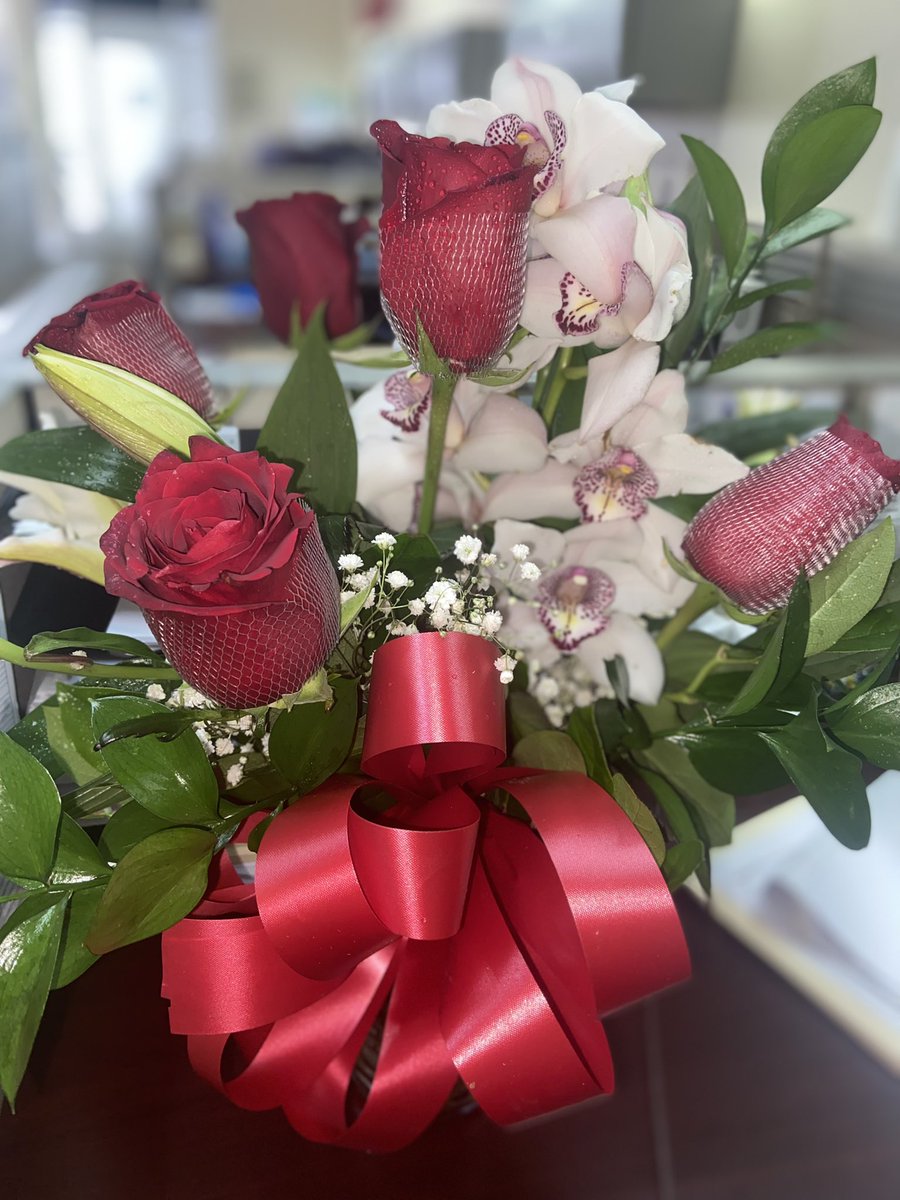 yazalinscat's tweet image. September aka bday month is off to an amazing start! I’m celebrating all month y’all so keep the gifts coming 🥰 #pleasantsurprise #bdayloading #thecountdowncontinues