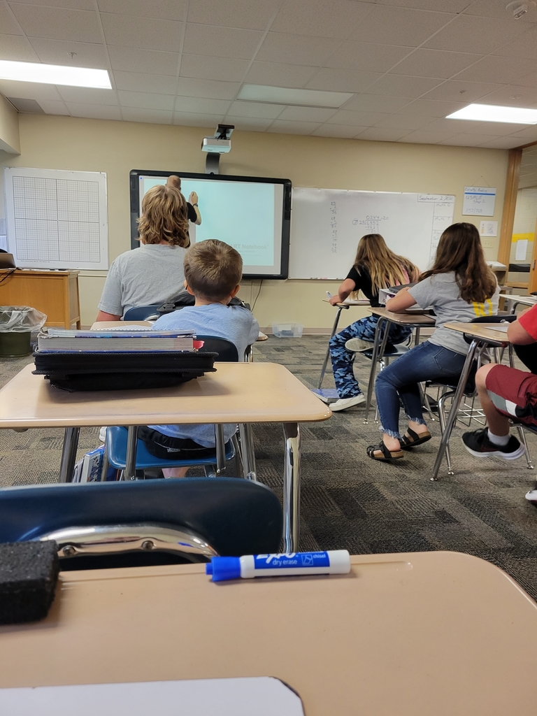 srchuskies's tweet image. "Are you smarter than the superintendent?"

Mr. Gould's 7th graders put Mr. Tejkl back in the classroom to review adding &amp;amp; subtracting negative/positive #s. They did an extraordinary job with their skills. Some even gave Mr. T a bad time for his slow reaction time 😂

#scienceguy